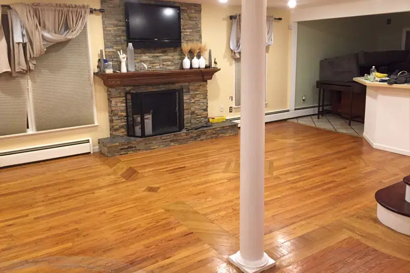 hardwood-floor-living-room-before